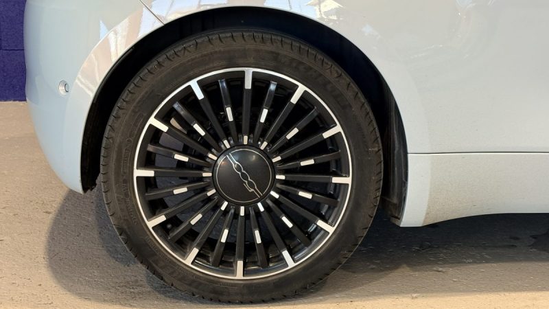 Fiat 500c e 118CH - LA PRIMA - 2020- Appel car Play - intérieur  cuir - Phare full led 