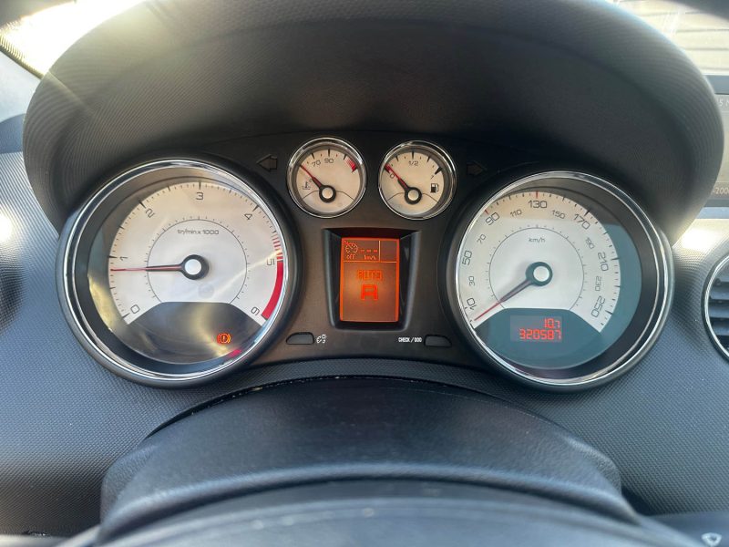 PEUGEOT 308 1.6 HDI 112 2011