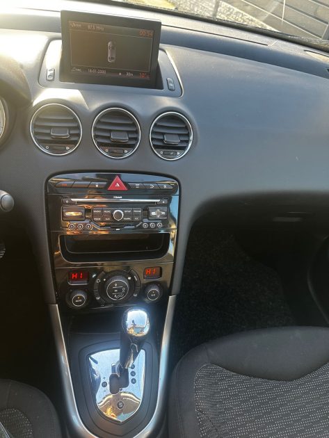 PEUGEOT 308 1.6 HDI 112 2011