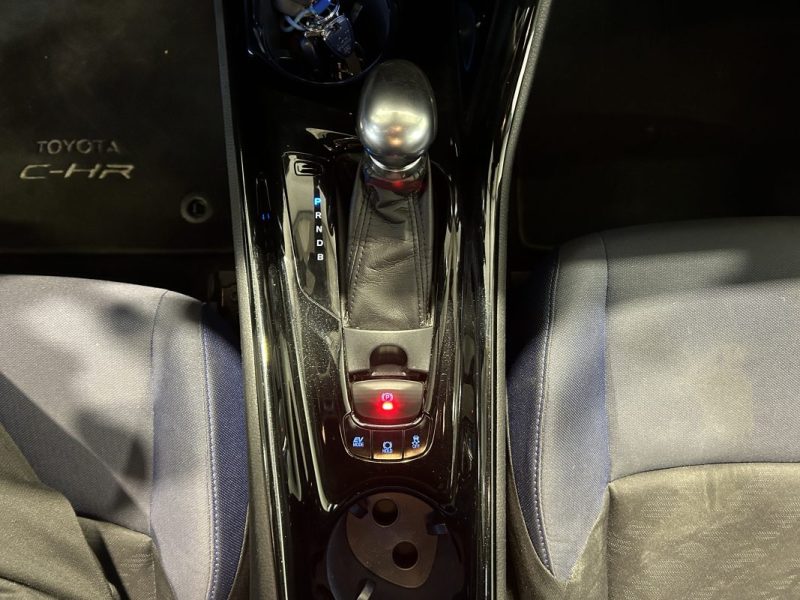 TOYOTA C-HR 122H GRAPHIC 2WD E-CVT 2017 PACK SON JBL