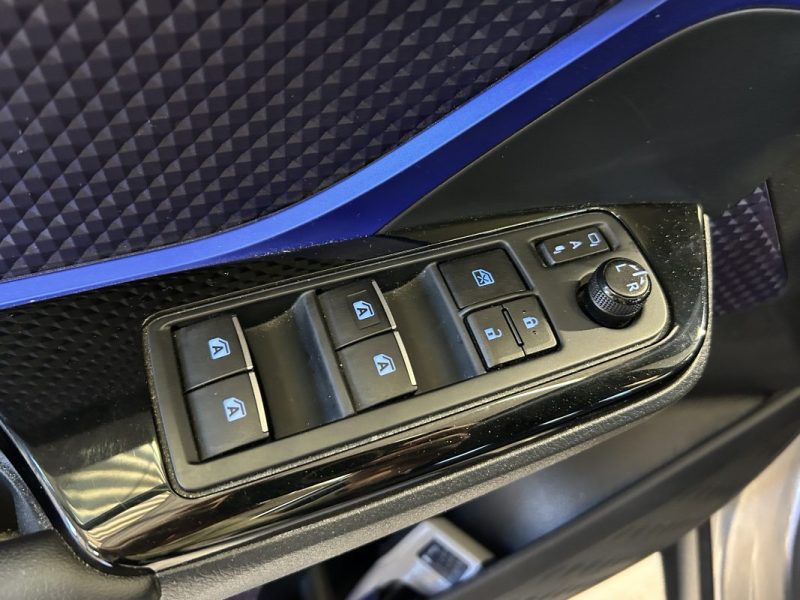 TOYOTA C-HR 122H GRAPHIC 2WD E-CVT 2017 PACK SON JBL