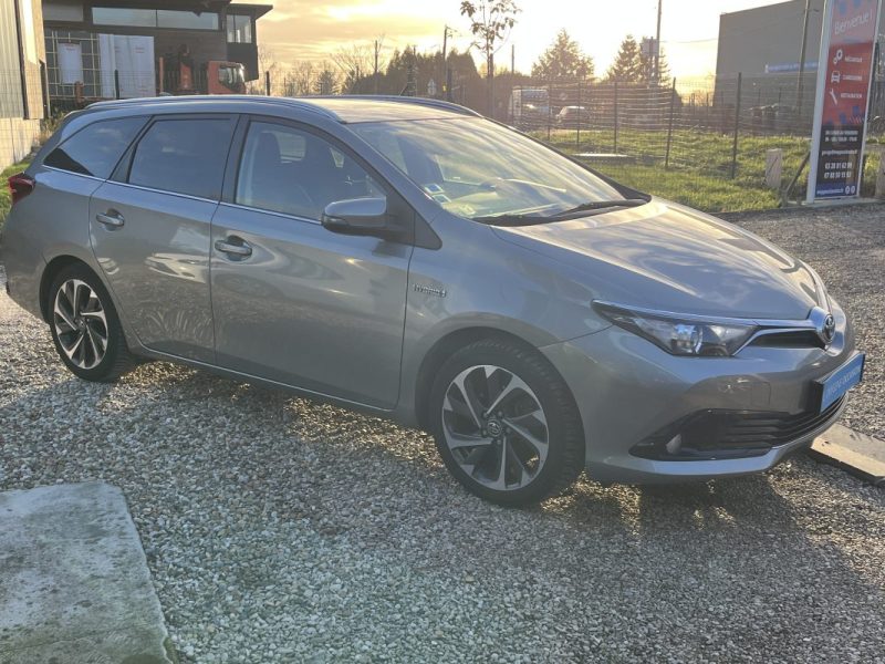 TOYOTA AURIS TOURING SPORTS HSD 136H DESIGN BUSINESS 2016