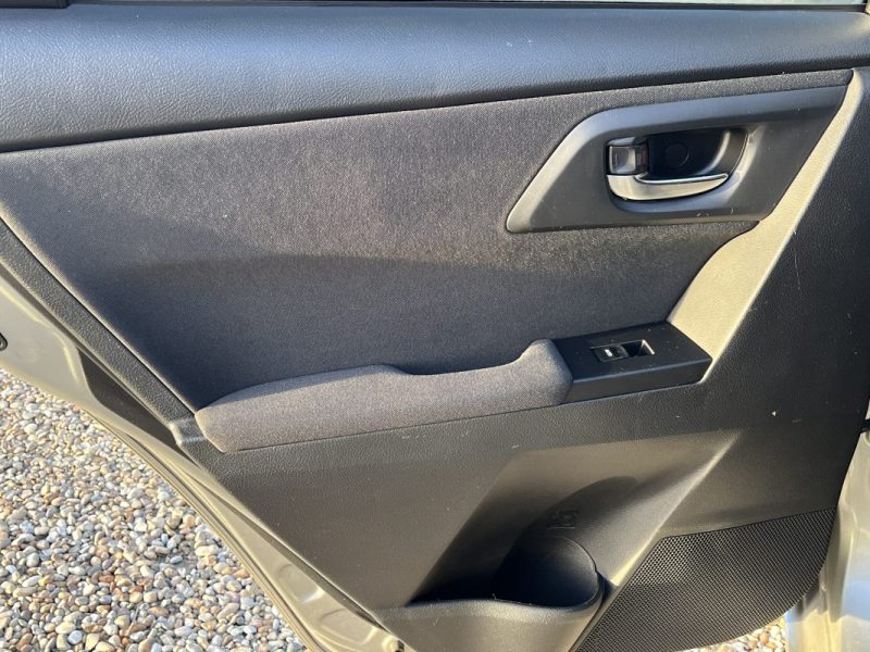 TOYOTA AURIS TOURING SPORTS HSD 136H DESIGN BUSINESS 2016