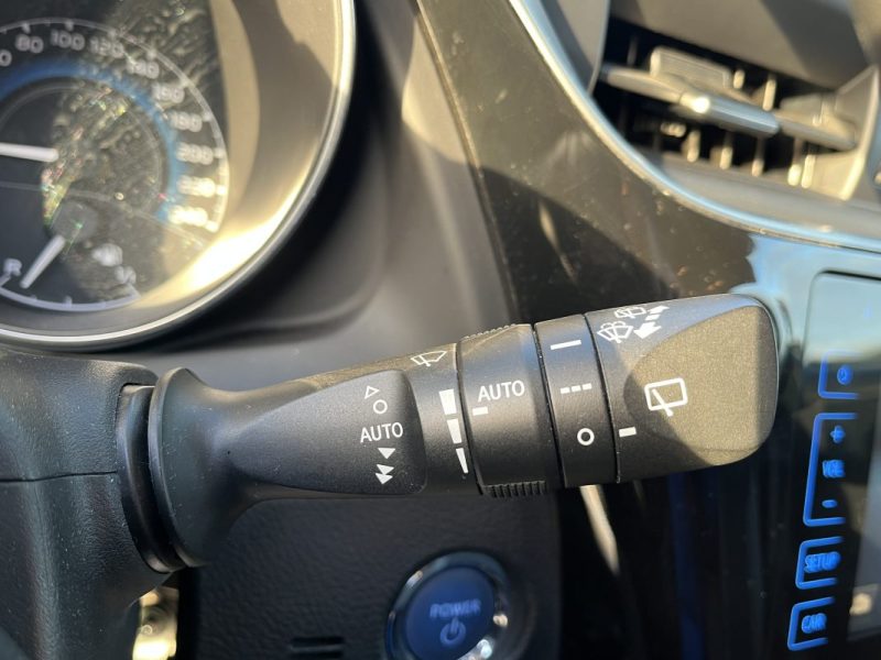 TOYOTA AURIS TOURING SPORTS HSD 136H DESIGN BUSINESS 2016