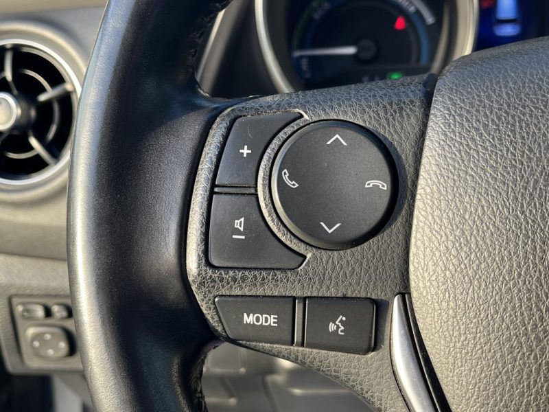 TOYOTA AURIS TOURING SPORTS HSD 136H DESIGN BUSINESS 2016