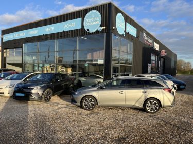 TOYOTA AURIS TOURING SPORTS HSD 136H DESIGN BUSINESS 2016