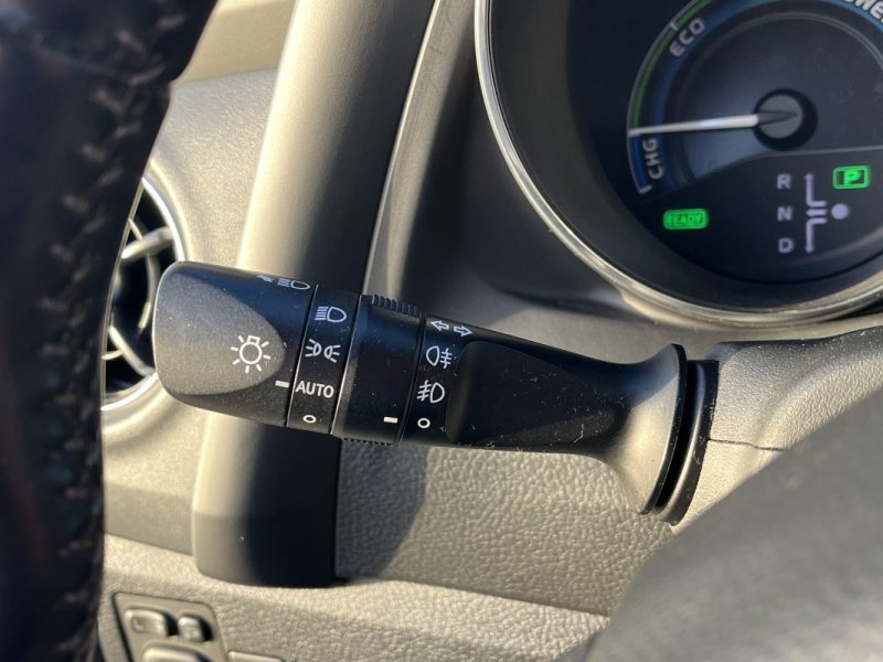 TOYOTA AURIS TOURING SPORTS HSD 136H DESIGN BUSINESS 2016