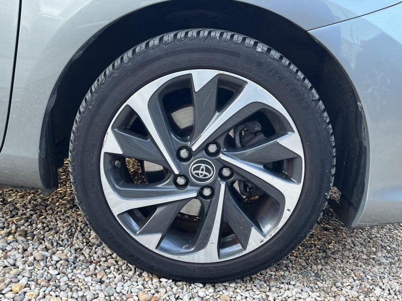 TOYOTA AURIS TOURING SPORTS HSD 136H DESIGN BUSINESS 2016