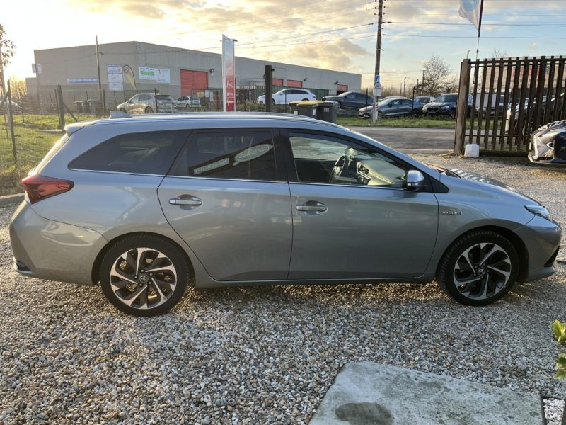 TOYOTA AURIS TOURING SPORTS HSD 136H DESIGN BUSINESS 2016