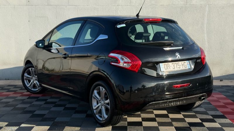 PEUGEOT 208 1.2 VTI ALLURE S&S ETG5 5P 2015