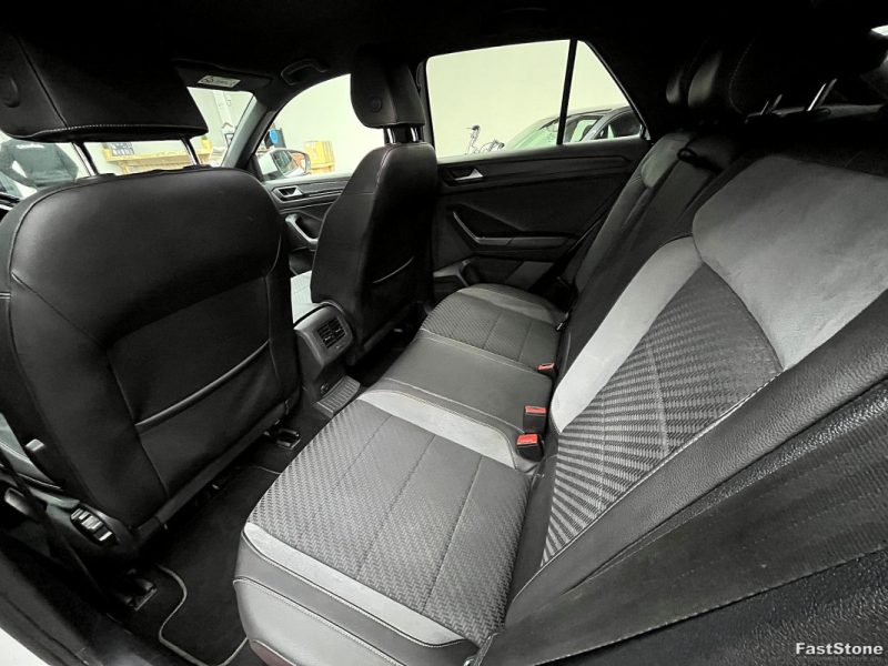 VOLKSWAGEN T-ROC R-LINE 1.5 TSI 150CV DSG7 CAMERA / COCKPITE - GARANTIE 12 OU 60 MOIS