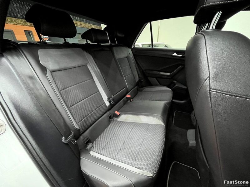 VOLKSWAGEN T-ROC R-LINE 1.5 TSI 150CV DSG7 CAMERA / COCKPITE - GARANTIE 12 OU 60 MOIS