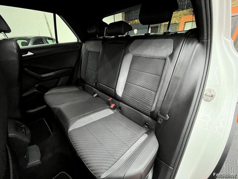 VOLKSWAGEN T-ROC R-LINE 1.5 TSI 150CV DSG7 CAMERA / COCKPITE - GARANTIE 12 OU 60 MOIS