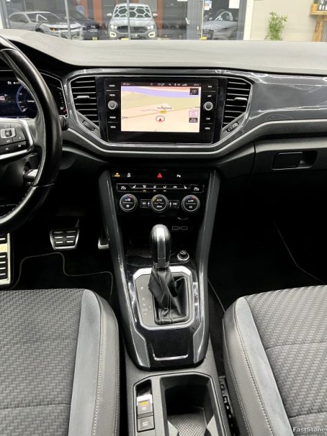 VOLKSWAGEN T-ROC R-LINE 1.5 TSI 150CV DSG7 CAMERA / COCKPITE - GARANTIE 12 OU 60 MOIS