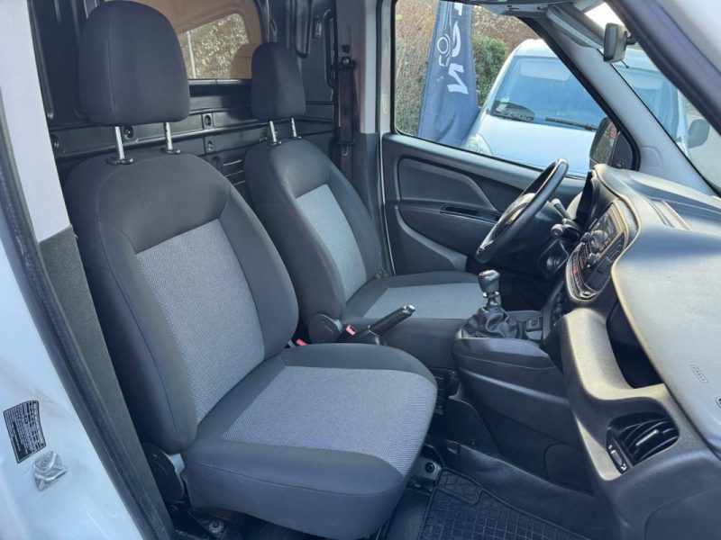 FIat Doblo Cargo 1.4i 16v 95ch Court
