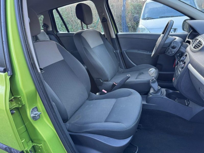 RENAULT CLIO 1.2I - 16V TURBO 2009