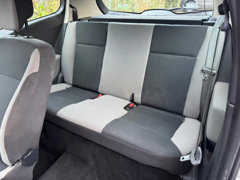 RENAULT CLIO 1.2 16V 75CH ZEN 3P 2013