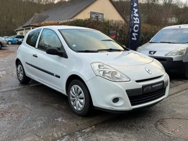 RENAULT CLIO 1.2 16V 75CH ZEN 3P 2013
