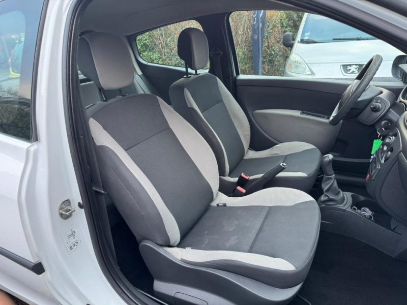 RENAULT CLIO 1.2 16V 75CH ZEN 3P 2013