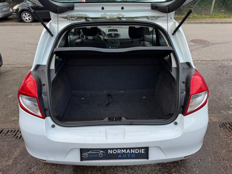 RENAULT CLIO 1.2 16V 75CH ZEN 3P 2013