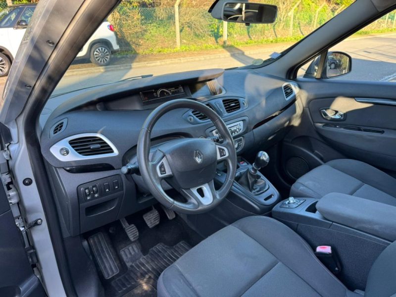 RENAULT GRAND SCENIC 3 1.5 DCI - 8V TURBO 2012