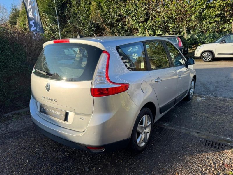 RENAULT GRAND SCENIC 3 1.5 DCI - 8V TURBO 2012