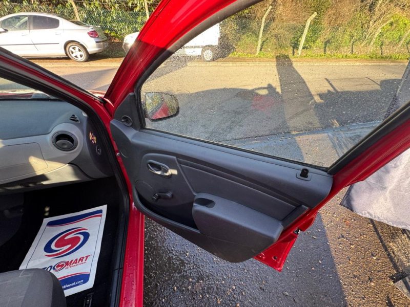 DACIA SANDERO 1.2I - 16V 2012