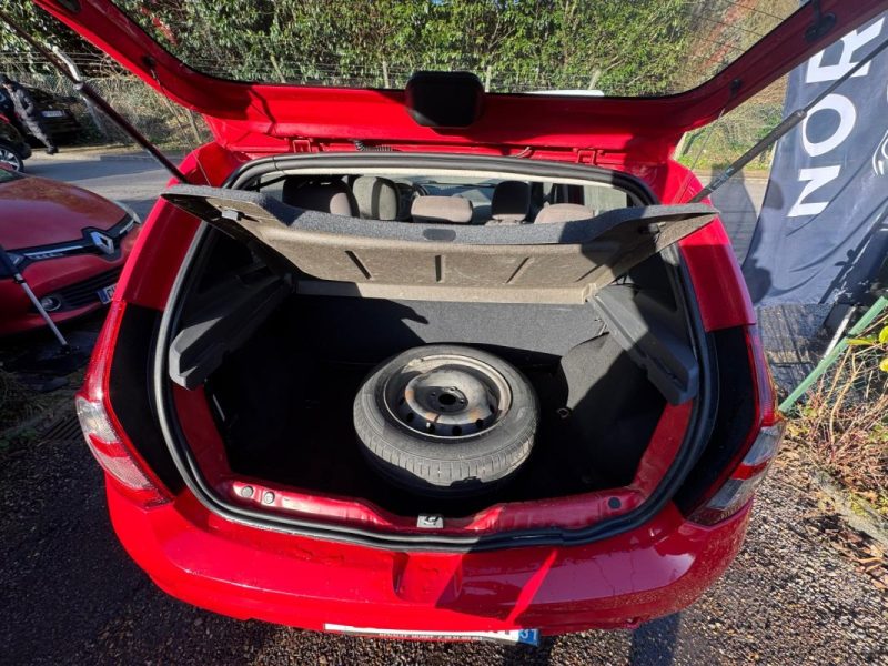 DACIA SANDERO 1.2I - 16V 2012