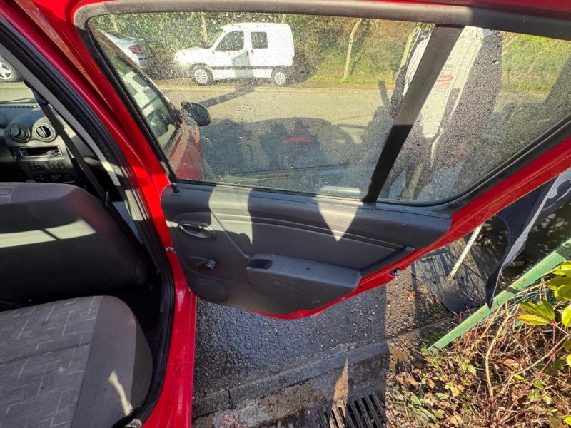 DACIA SANDERO 1.2I - 16V 2012