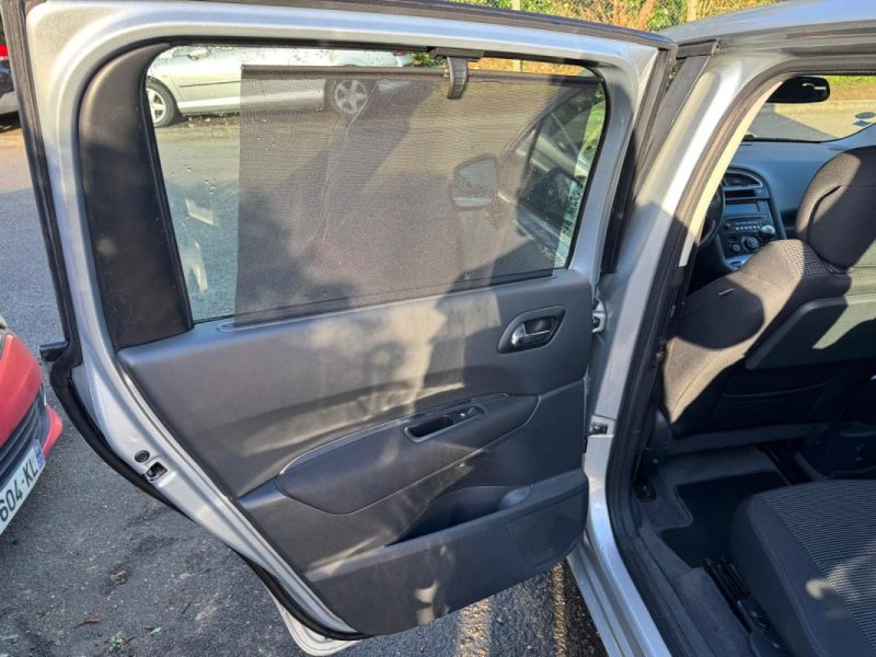 PEUGEOT 5008 1.6 HDI112 FAP CONFORT PACK 7PL 2011