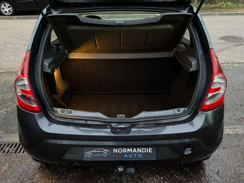 DACIA SANDERO 1.2I - 16V 2012