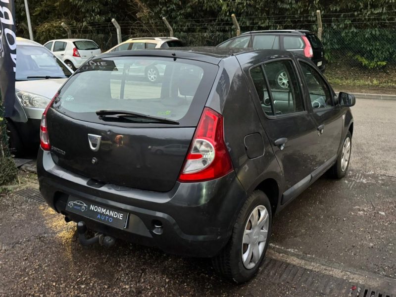 DACIA SANDERO 1.2I - 16V 2012