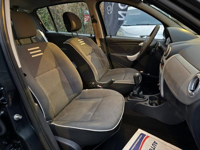 DACIA SANDERO 1.2I - 16V 2012