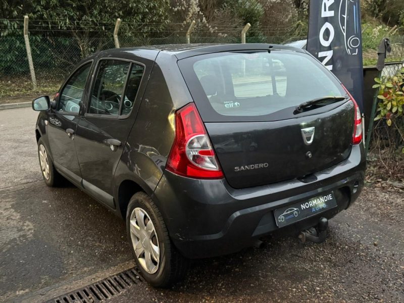 DACIA SANDERO 1.2I - 16V 2012