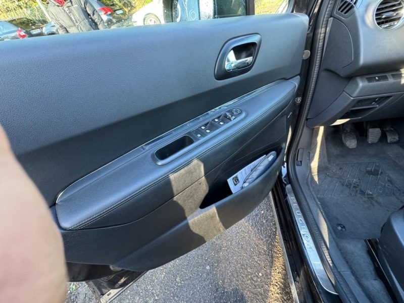 PEUGEOT 3008 MONOSPACE 1.2 131CV 