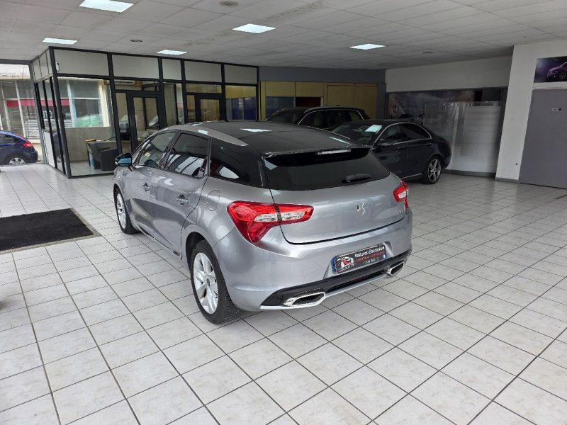 DS DS 5 BLUEHDI 180CH BE CHIC S&S EAT6 ANNEE 2016 195000KM