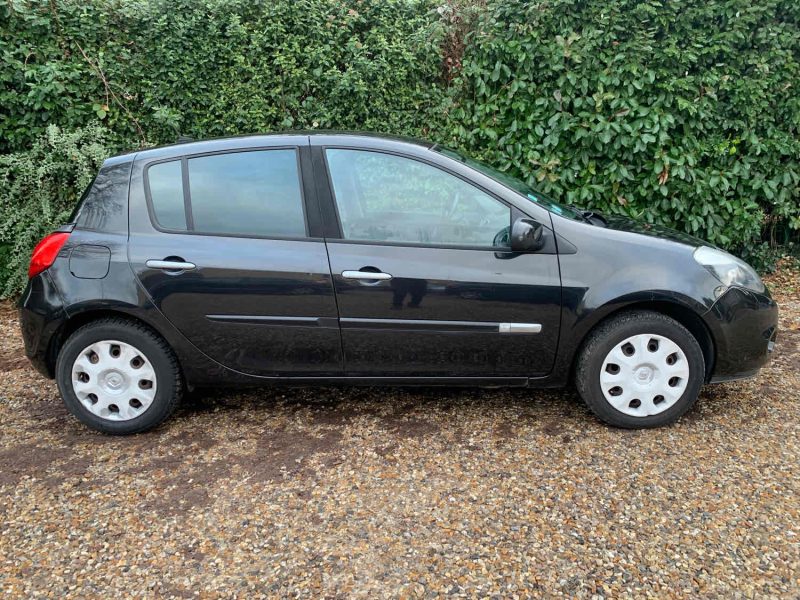 RENAULT CLIO III EXPRESSION TCE 100 2010