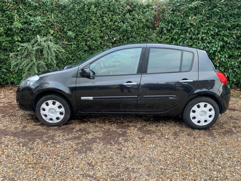 RENAULT CLIO III EXPRESSION TCE 100 2010