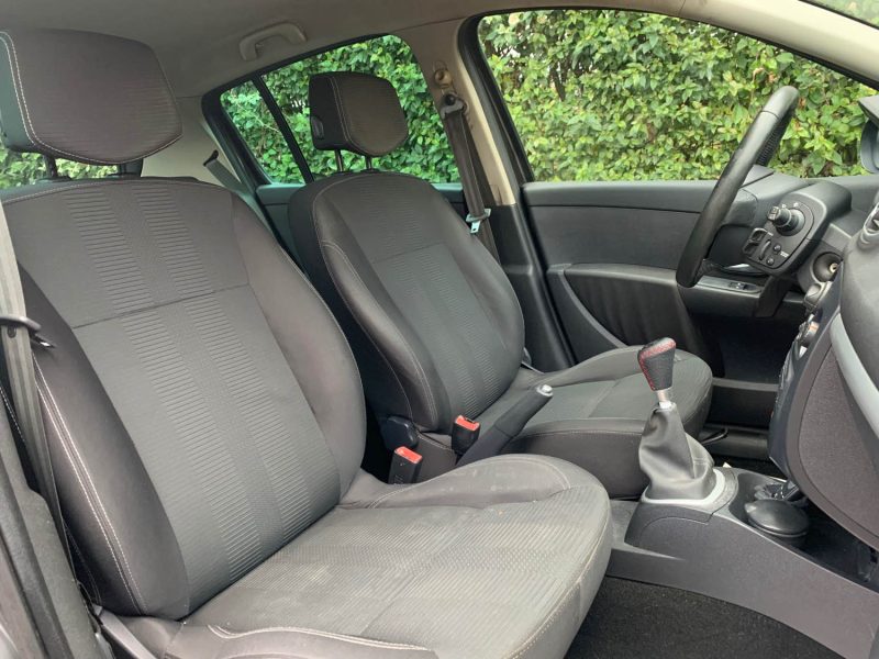 RENAULT CLIO III EXPRESSION TCE 100 2010