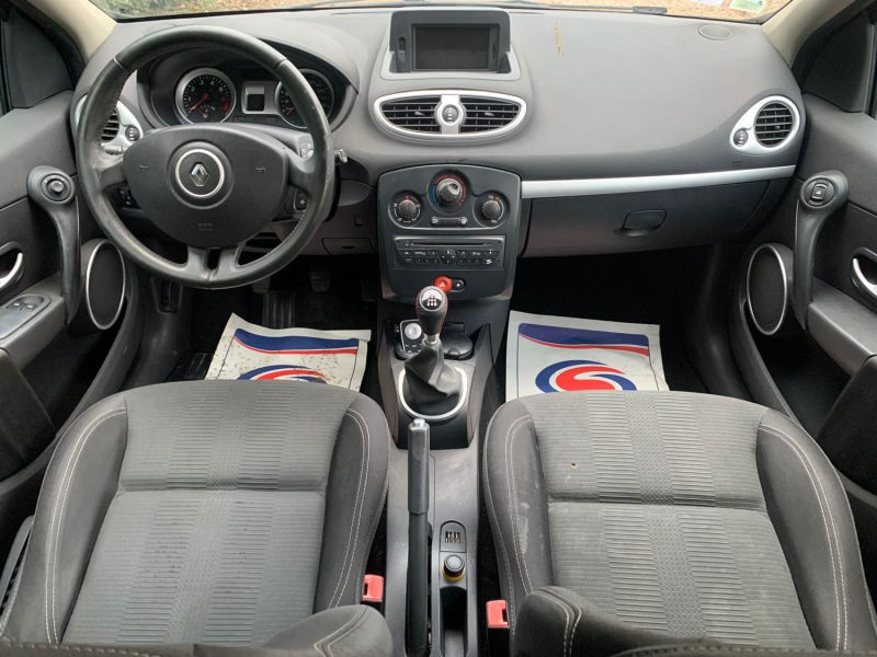 RENAULT CLIO III EXPRESSION TCE 100 2010