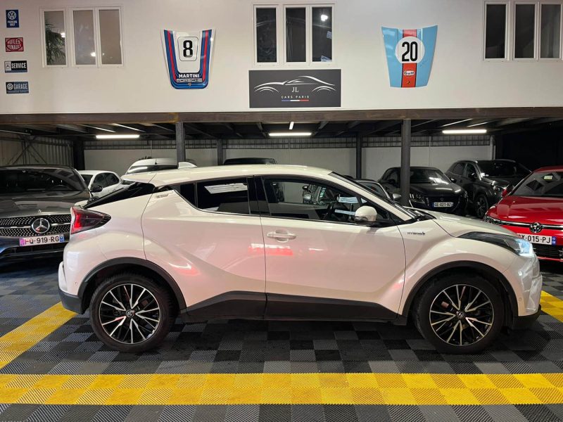 MAGNIFIQUE TOYOTA CHR 122 CH DISTINCTIVE Hybrid (SIÉGES CHAUFFANTS, SONO JBL)