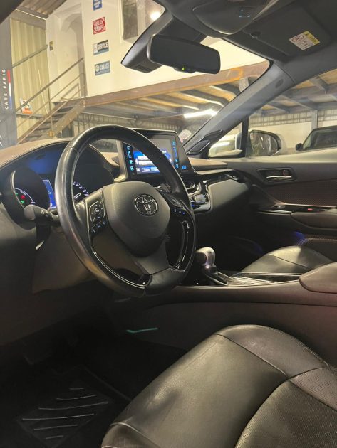 MAGNIFIQUE TOYOTA CHR 122 CH DISTINCTIVE Hybrid (SIÉGES CHAUFFANTS, SONO JBL)