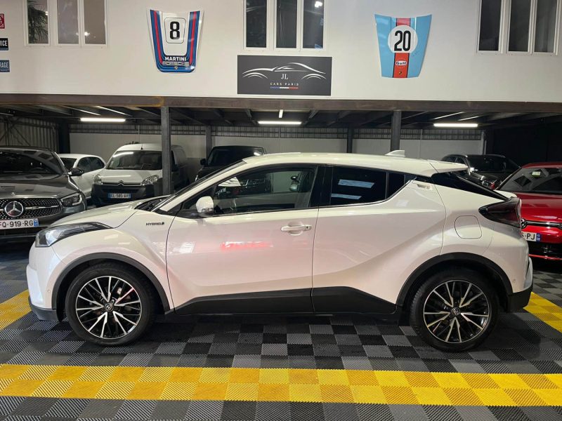 MAGNIFIQUE TOYOTA CHR 122 CH DISTINCTIVE Hybrid (SIÉGES CHAUFFANTS, SONO JBL)