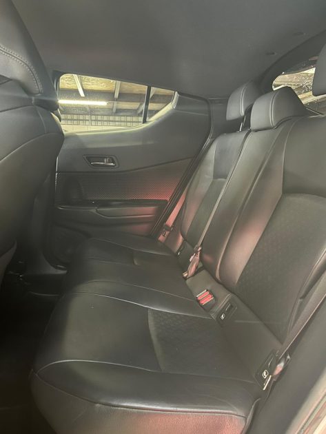 MAGNIFIQUE TOYOTA CHR 122 CH DISTINCTIVE Hybrid (SIÉGES CHAUFFANTS, SONO JBL)