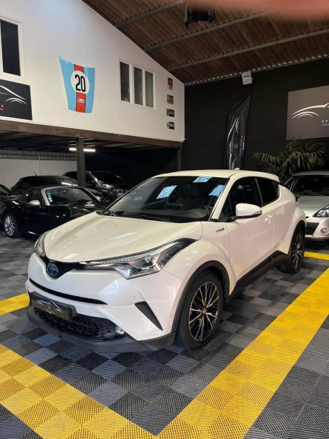 MAGNIFIQUE TOYOTA CHR 122 CH DISTINCTIVE Hybrid (SIÉGES CHAUFFANTS, SONO JBL)