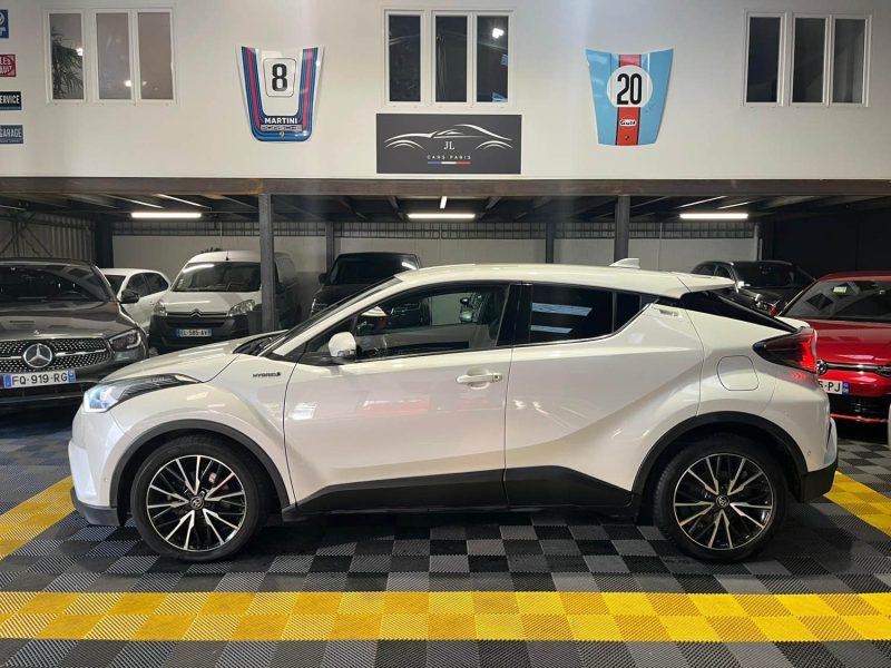 MAGNIFIQUE TOYOTA CHR 122 CH DISTINCTIVE Hybrid (SIÉGES CHAUFFANTS, SONO JBL)