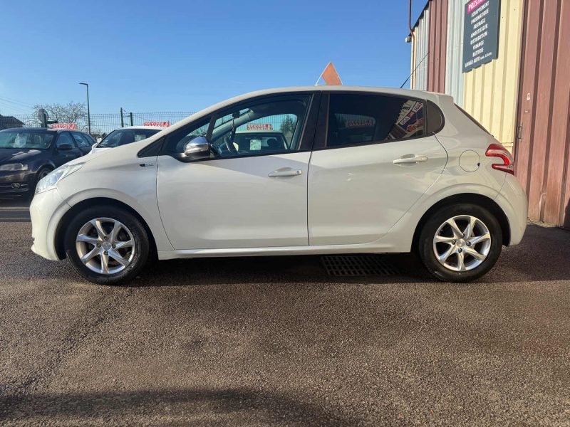 PEUGEOT 208 STYLE 1.2 VTI 82CV 5 PORTES 2015