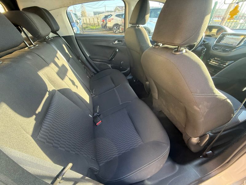 PEUGEOT 208 STYLE 1.2 VTI 82CV 5 PORTES 2015