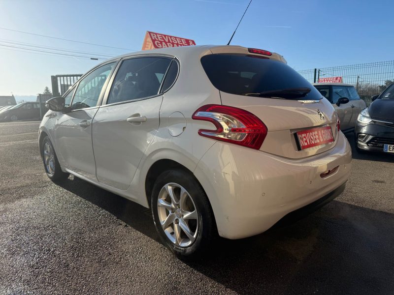 PEUGEOT 208 STYLE 1.2 VTI 82CV 5 PORTES 2015