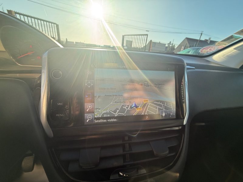 PEUGEOT 208 STYLE 1.2 VTI 82CV 5 PORTES 2015